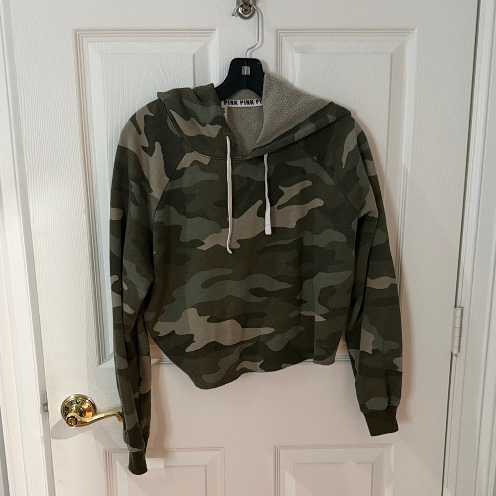 Victoria's Secret Pink Hoodie green camo size small cropped